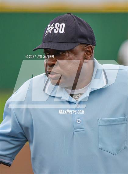 Thumbnail 2 in Lake Belton vs Liberty (UIL 4A Regional Playoff) photogallery.