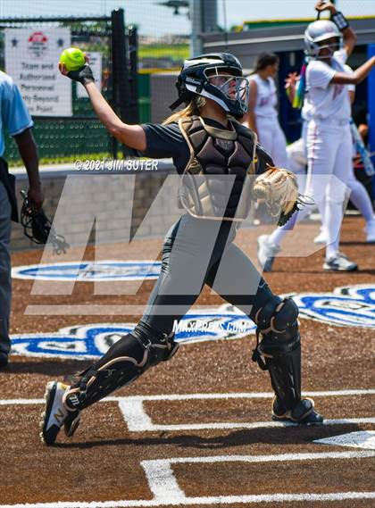 Thumbnail 2 in Lake Belton vs Liberty (UIL 4A Regional Playoff) photogallery.