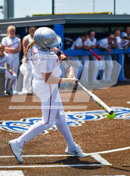 Thumbnail 2 in Lake Belton vs Liberty (UIL 4A Regional Playoff) photogallery.