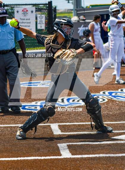Thumbnail 1 in Lake Belton vs Liberty (UIL 4A Regional Playoff) photogallery.