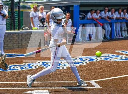 Thumbnail 3 in Lake Belton vs Liberty (UIL 4A Regional Playoff) photogallery.