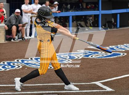 Thumbnail 1 in Lake Belton vs Liberty (UIL 4A Regional Playoff) photogallery.