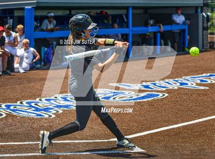 Thumbnail 2 in Lake Belton vs Liberty (UIL 4A Regional Playoff) photogallery.