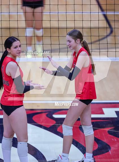 Thumbnail 3 in Edmond Memorial @ Mustang photogallery.