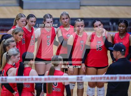 Thumbnail 2 in Edmond Memorial @ Mustang photogallery.