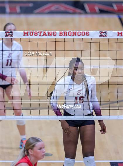 Thumbnail 2 in Edmond Memorial @ Mustang photogallery.