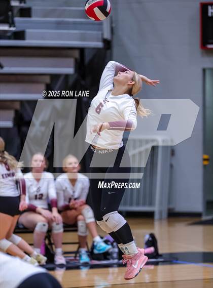 Thumbnail 1 in Edmond Memorial @ Mustang photogallery.