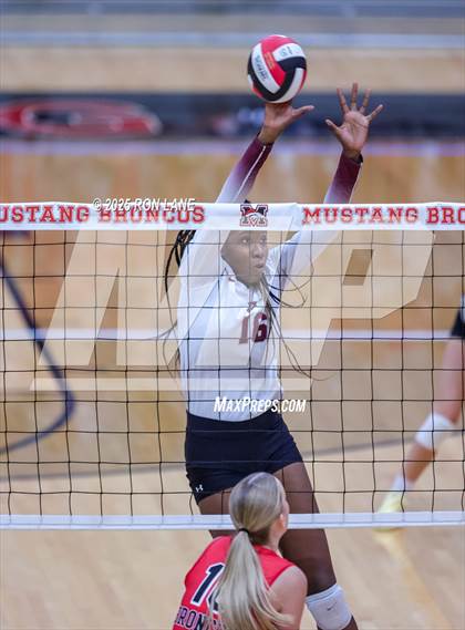 Thumbnail 1 in Edmond Memorial @ Mustang photogallery.
