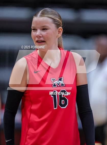 Thumbnail 1 in Edmond Memorial @ Mustang photogallery.