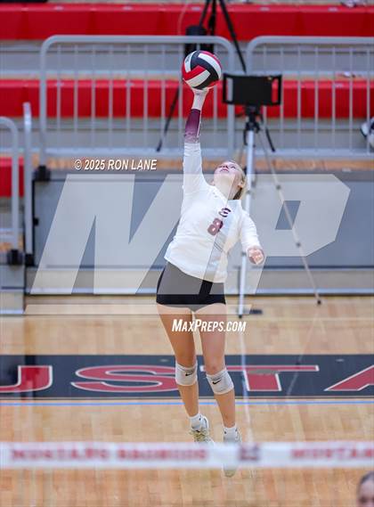 Thumbnail 3 in Edmond Memorial @ Mustang photogallery.