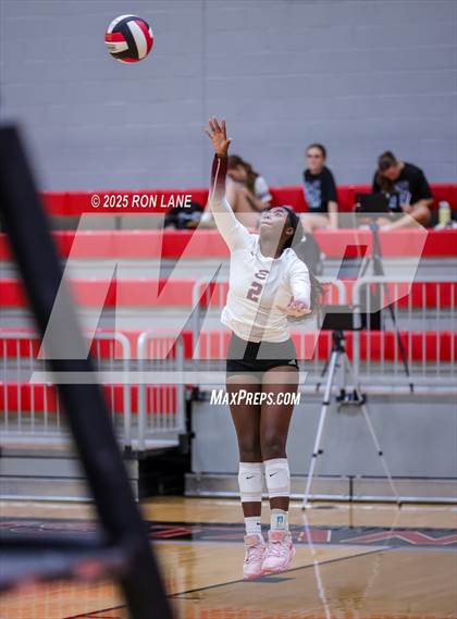Thumbnail 3 in Edmond Memorial @ Mustang photogallery.