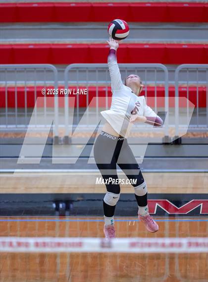 Thumbnail 2 in Edmond Memorial @ Mustang photogallery.