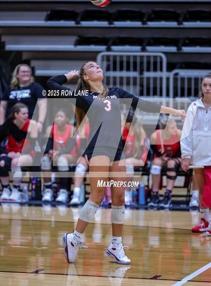 Thumbnail 3 in Edmond Memorial @ Mustang photogallery.