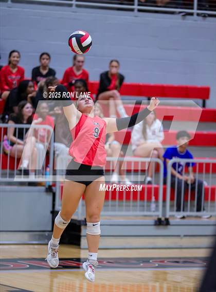 Thumbnail 2 in Edmond Memorial @ Mustang photogallery.