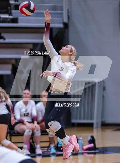 Thumbnail 2 in Edmond Memorial @ Mustang photogallery.