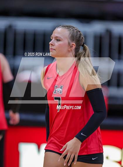 Thumbnail 3 in Edmond Memorial @ Mustang photogallery.