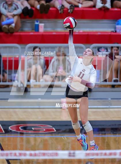 Thumbnail 1 in Edmond Memorial @ Mustang photogallery.