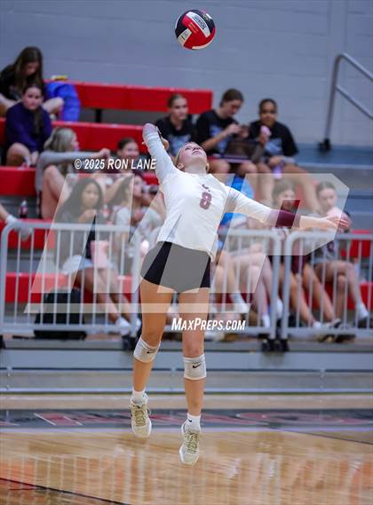 Thumbnail 2 in Edmond Memorial @ Mustang photogallery.