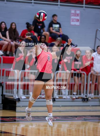 Thumbnail 1 in Edmond Memorial @ Mustang photogallery.