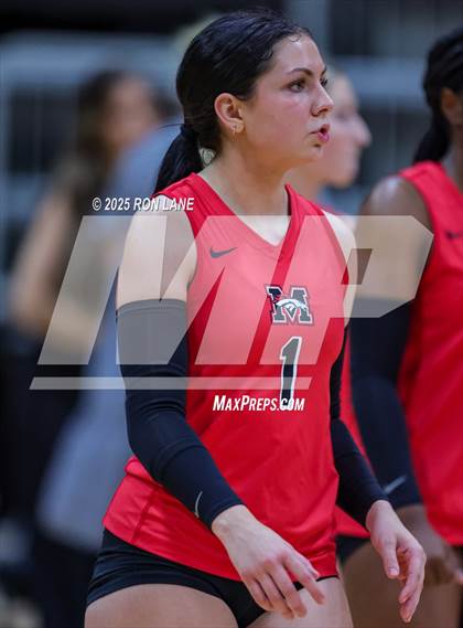 Thumbnail 2 in Edmond Memorial @ Mustang photogallery.