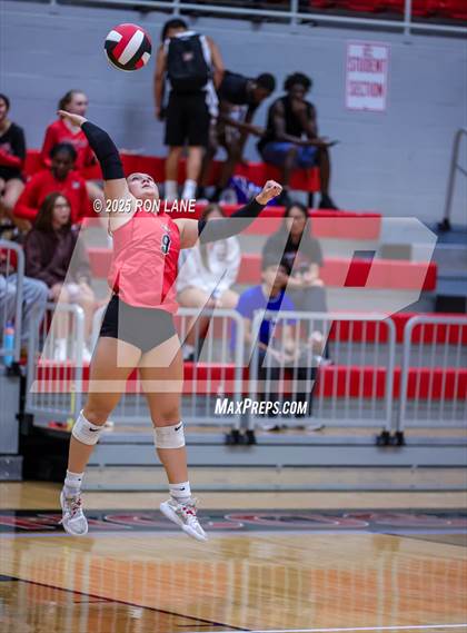 Thumbnail 3 in Edmond Memorial @ Mustang photogallery.