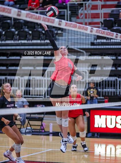 Thumbnail 3 in Edmond Memorial @ Mustang photogallery.