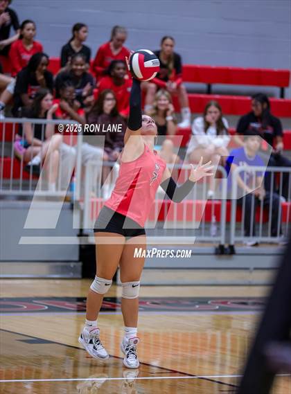 Thumbnail 2 in Edmond Memorial @ Mustang photogallery.