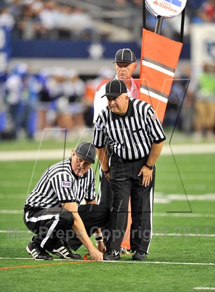 Thumbnail 3 in Falls City vs. Wellington (UIL 1A Division 2 Final)  photogallery.