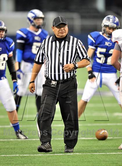 Thumbnail 3 in Falls City vs. Wellington (UIL 1A Division 2 Final)  photogallery.