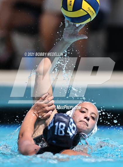 Thumbnail 2 in Clovis North vs. Clovis East photogallery.