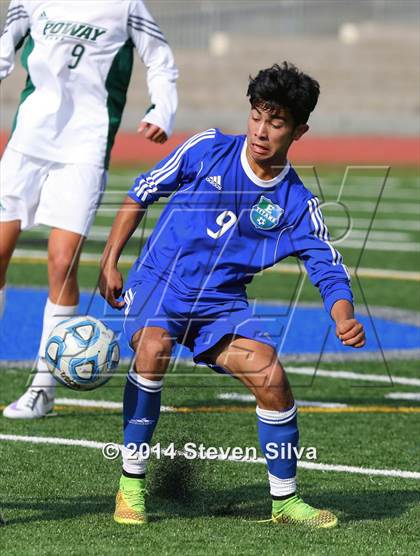 Thumbnail 2 in Eastlake vs. Poway (23rd Annual San Diego Holiday Classic) photogallery.