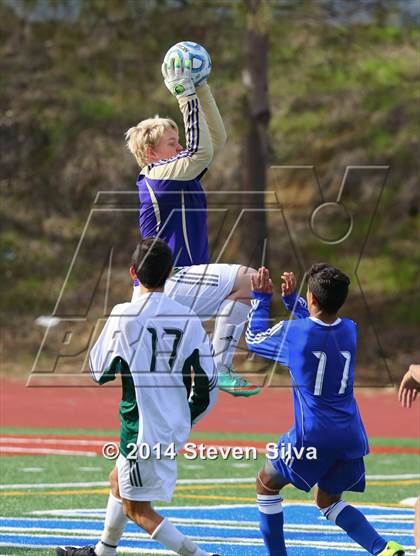 Thumbnail 3 in Eastlake vs. Poway (23rd Annual San Diego Holiday Classic) photogallery.