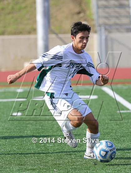 Thumbnail 3 in Eastlake vs. Poway (23rd Annual San Diego Holiday Classic) photogallery.
