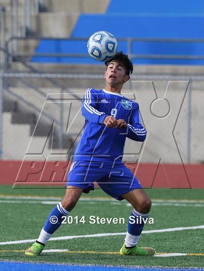 Thumbnail 2 in Eastlake vs. Poway (23rd Annual San Diego Holiday Classic) photogallery.
