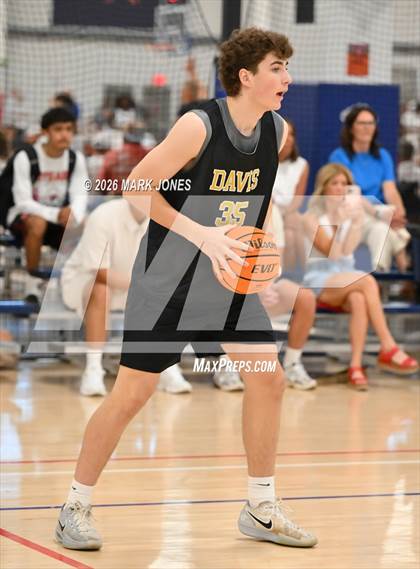 Thumbnail 3 in Davis vs. 'Iolani (Section 7) photogallery.