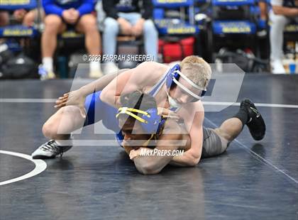 Thumbnail 3 in Lincoln East vs Klein photogallery.