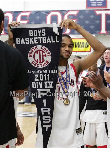 Thumbnail 1 in St. Mary's vs. Salesian (CIF NCS D4 Final) photogallery.