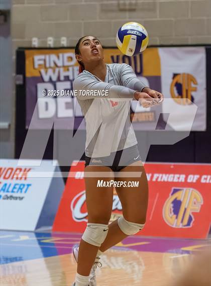 Thumbnail 3 in Rocklin vs Mater Dei (CIF State Open Division Final) photogallery.