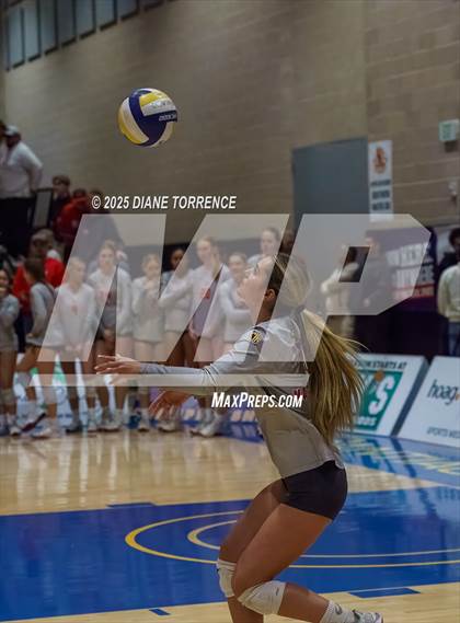 Thumbnail 3 in Rocklin vs Mater Dei (CIF State Open Division Final) photogallery.