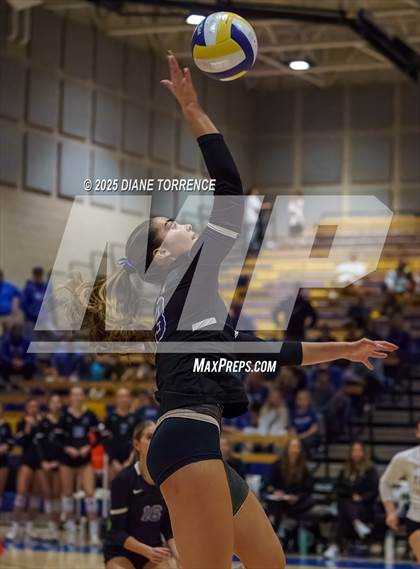Thumbnail 2 in Rocklin vs Mater Dei (CIF State Open Division Final) photogallery.