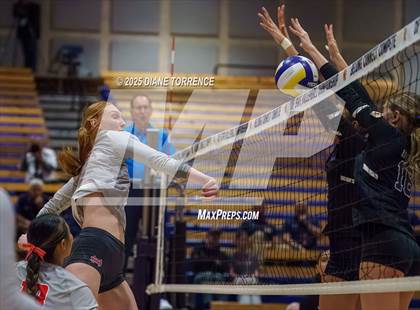 Thumbnail 3 in Rocklin vs Mater Dei (CIF State Open Division Final) photogallery.