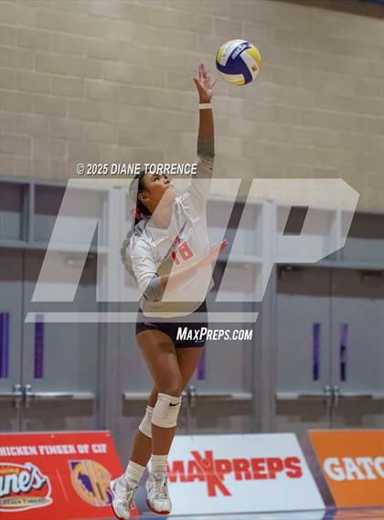 Thumbnail 3 in Rocklin vs Mater Dei (CIF State Open Division Final) photogallery.