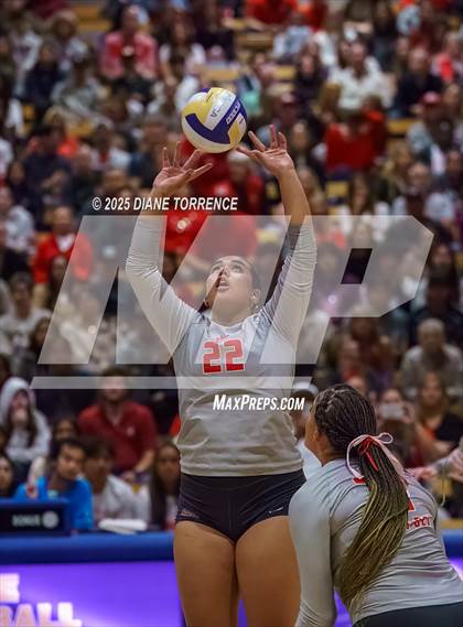 Thumbnail 2 in Rocklin vs Mater Dei (CIF State Open Division Final) photogallery.