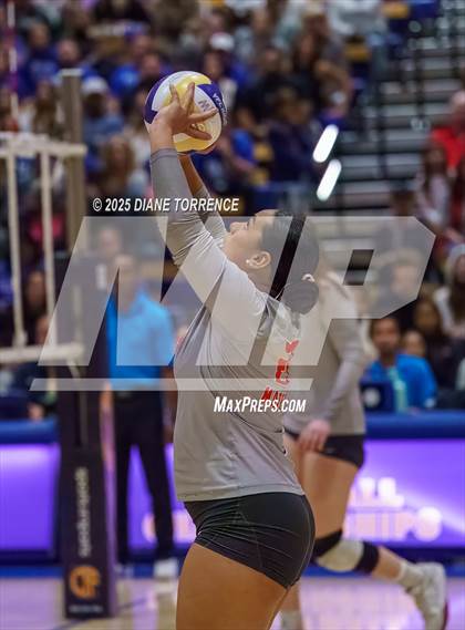 Thumbnail 2 in Rocklin vs Mater Dei (CIF State Open Division Final) photogallery.