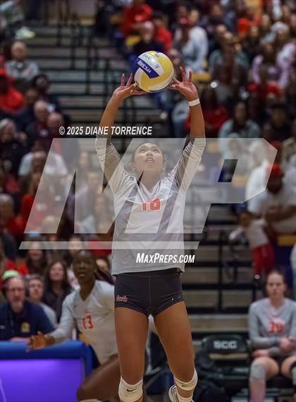 Thumbnail 2 in Rocklin vs Mater Dei (CIF State Open Division Final) photogallery.