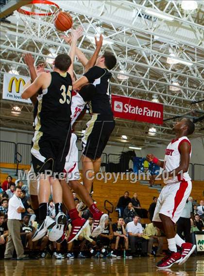 Thumbnail 1 in Pasadena Memorial vs Crosby (McDonald's Texas Invitational) photogallery.