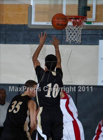 Thumbnail 2 in Pasadena Memorial vs Crosby (McDonald's Texas Invitational) photogallery.
