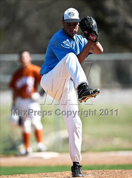 Thumbnail 3 in Seguin [Juan] vs. WT White (Robert Dulin Memorial) photogallery.