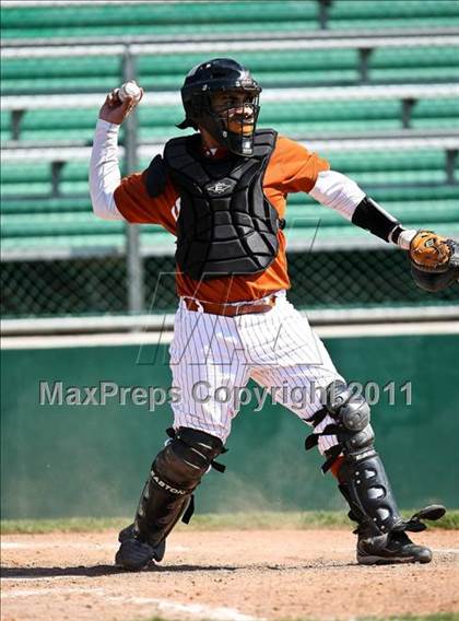 Thumbnail 2 in Seguin [Juan] vs. WT White (Robert Dulin Memorial) photogallery.