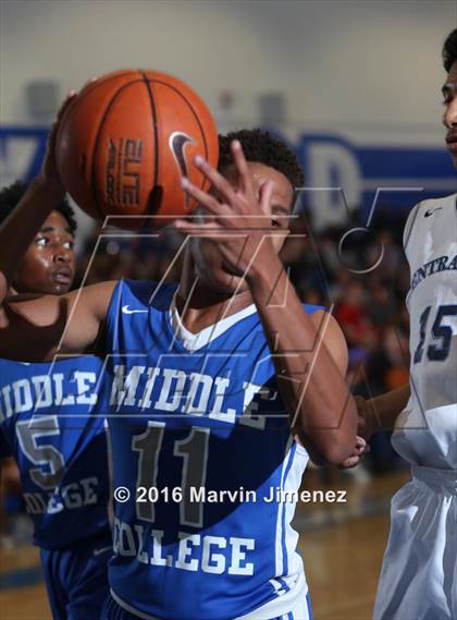 Thumbnail 1 in Middle College vs. Central City Value photogallery.